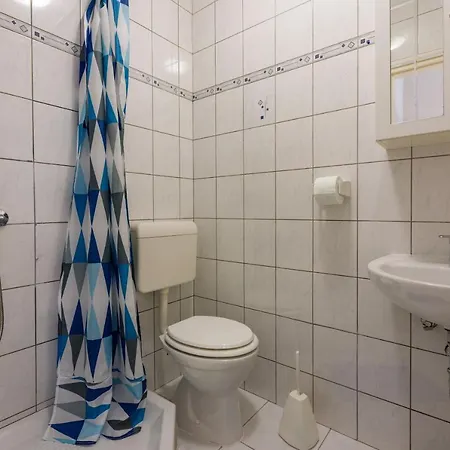 Lory Apartment *
