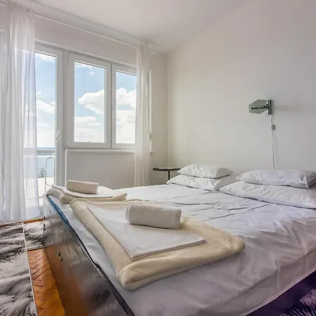 Apartment Lory *